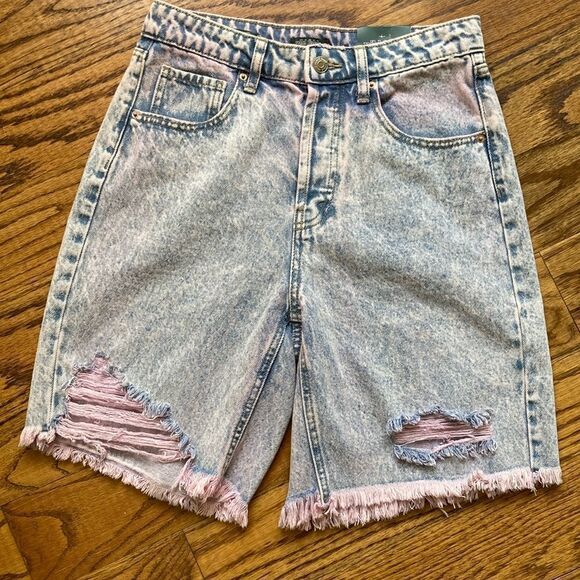 Acid Wash High Rise Distressed Bermuda Shorts Size 2 New With Tags - Picture 2 of 15